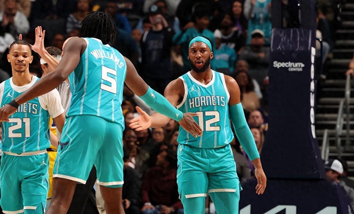 凯发网站 -夏洛特黄蜂发布备战花絮，清晨战术微调，国王杯任务艰巨，球队文化再被提及(国王杯皇马vs巴萨)