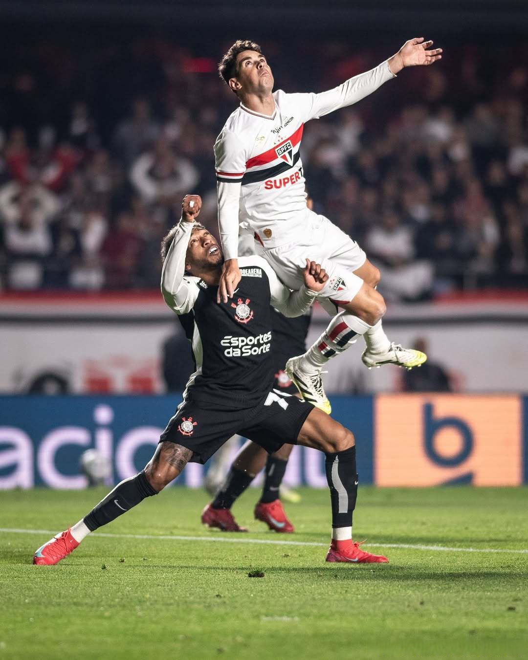 凯发体育 -中美飞艇事件始末