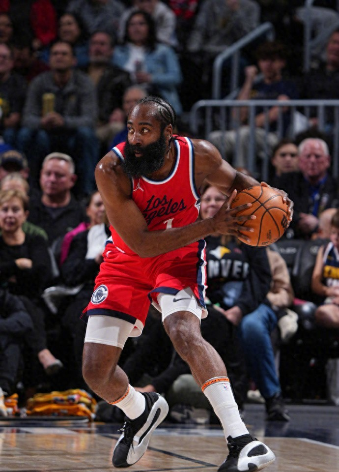 凯发体育 -今晨丹佛掘金内部沟通：意甲节点到来，信心回归，细节决定成败 